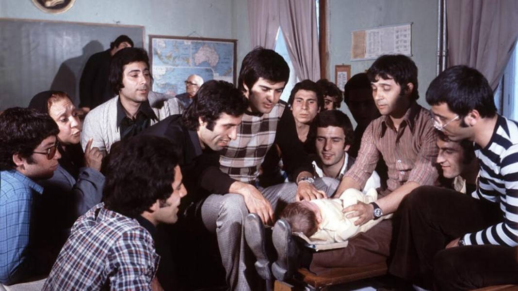 Hababam Sınıfı'ndan bir yıldız daha kaydı! Ünlü oyuncu 68 yaşında hayata gözlerini yumdu 7